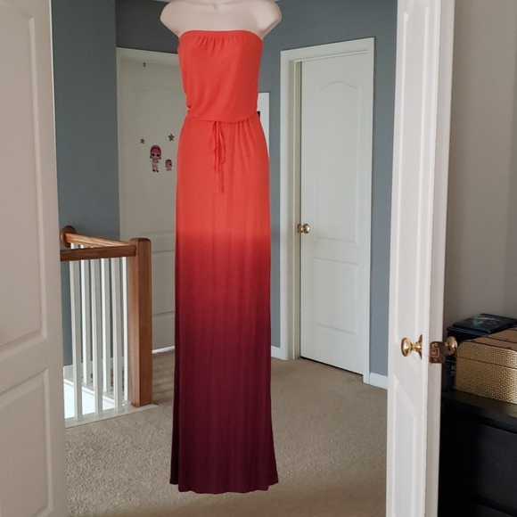 Old Navy Dresses & Skirts - Ombre maxi